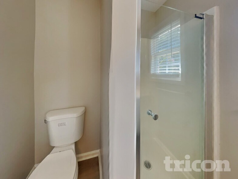 Building Photo - 5708 Green Apple Dr