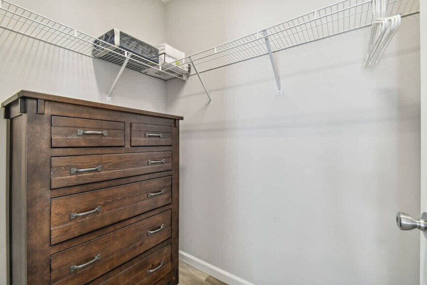 Building Photo - 10030 Sterling Ave