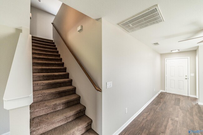 Building Photo - 217 Whitestone Dr NE