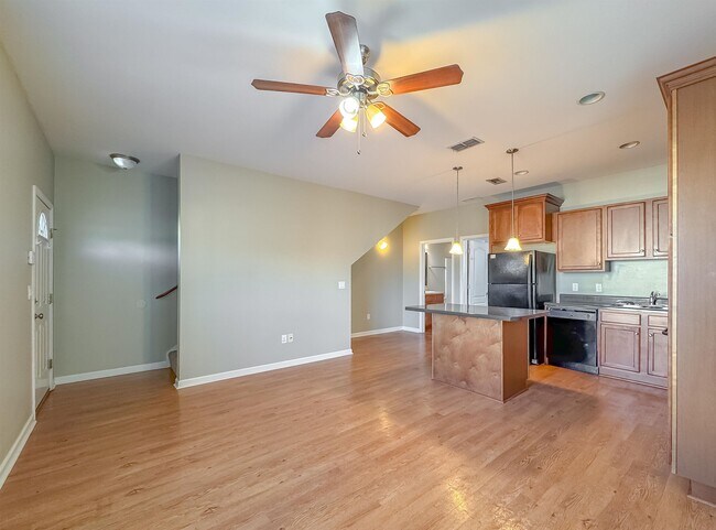 Building Photo - 1988 Green Castle Ln