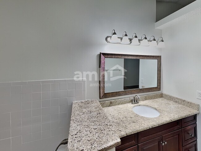 Building Photo - 1431 Londra Ln