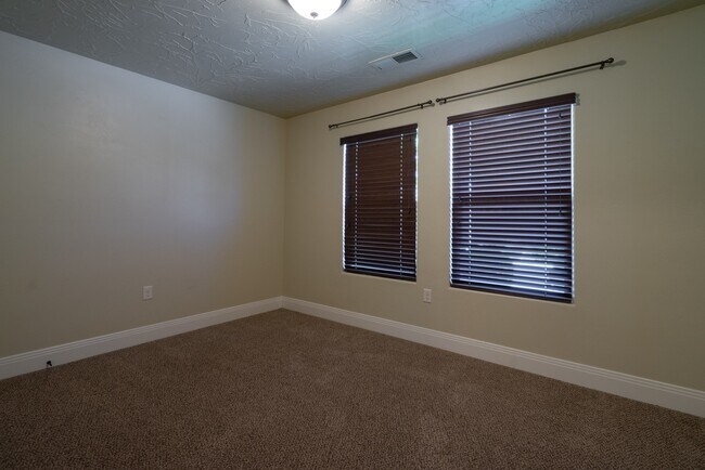 Building Photo - 2031 East Colorado Drive
