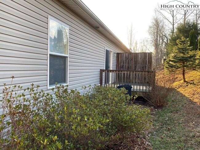 Building Photo - 403 Ridgecrest Ave