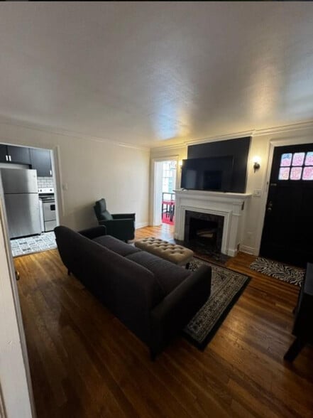 Building Photo - 612 Union St