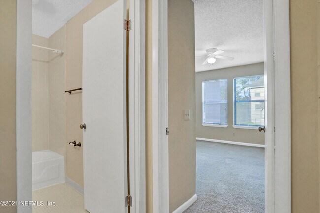 Building Photo - 5615 San Juan Ave