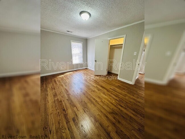 Building Photo - 2176 Vollintine Ave