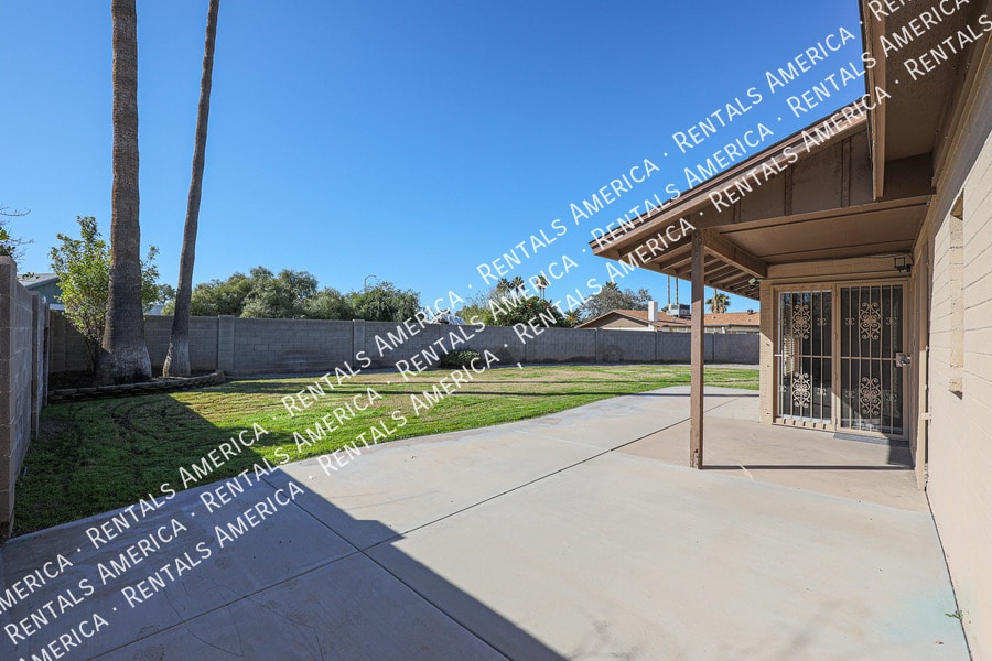 Building Photo - 913 W Jerome Cir