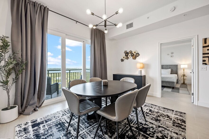 Building Photo - 701 Pilot Ln