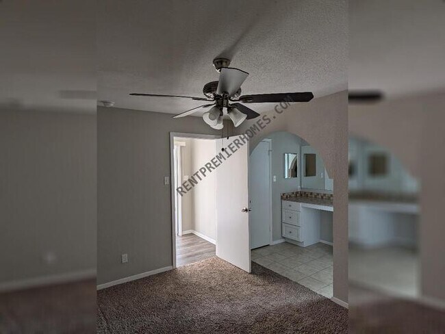 Building Photo - 2009 Ming Dr