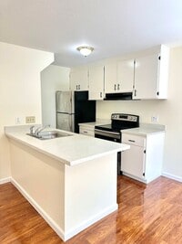 Building Photo - $2,800 / 2 BR - GORGEOUS TOWNHOUSE IN IRVINGTON-CENTRAL FREMONT