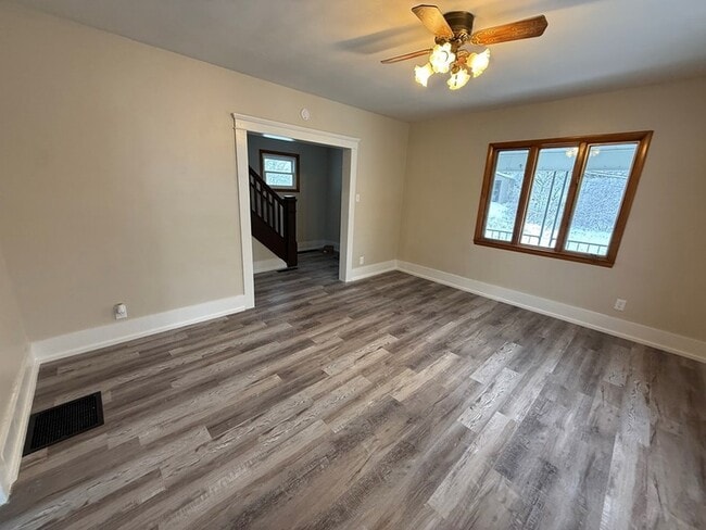 Building Photo - 608 Cooper Ave