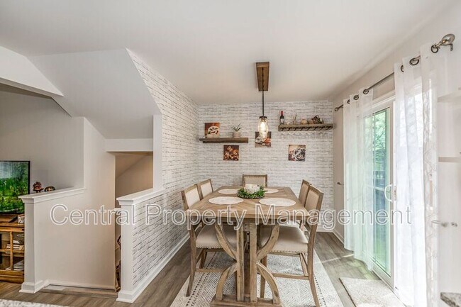 Building Photo - 225 Coldwater Creek Ct