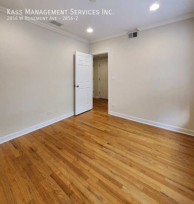 Building Photo - 2856 W Rosemont Ave