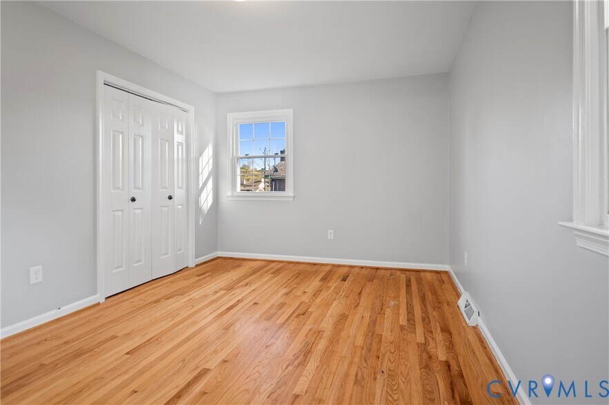 Building Photo - 3908 Pfost Ave