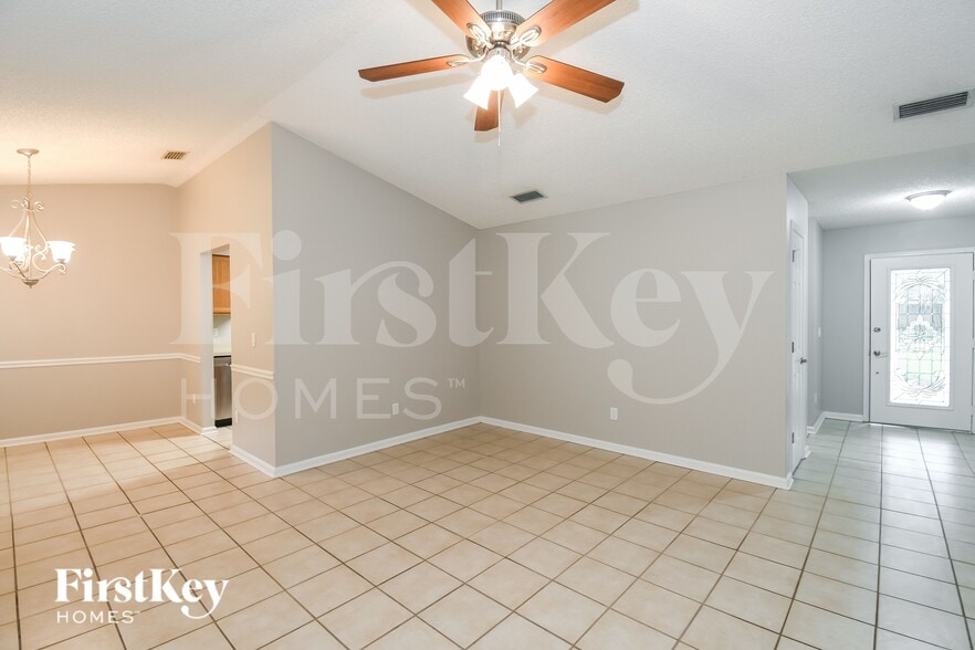 Building Photo - 1332 Lamboll Ave