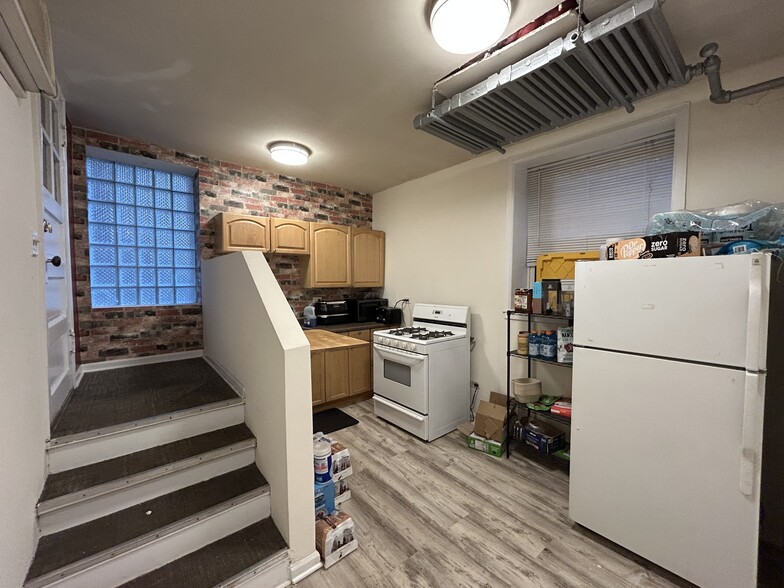 Building Photo - 4621 N Rockwell St