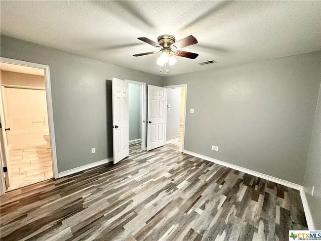 Building Photo - 736 Grice Dr