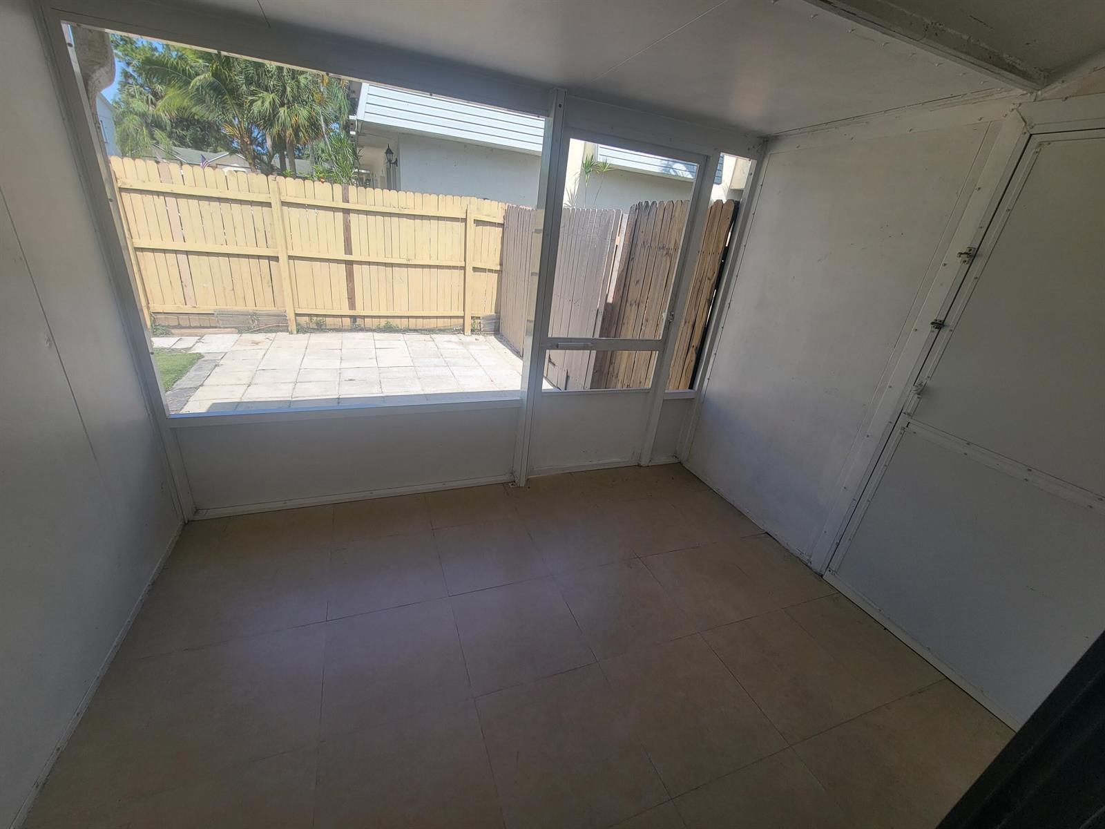 Building Photo - 9285 Green Meadows Way