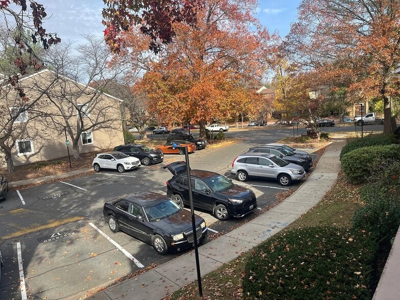 Building Photo - 13102 Wonderland Way