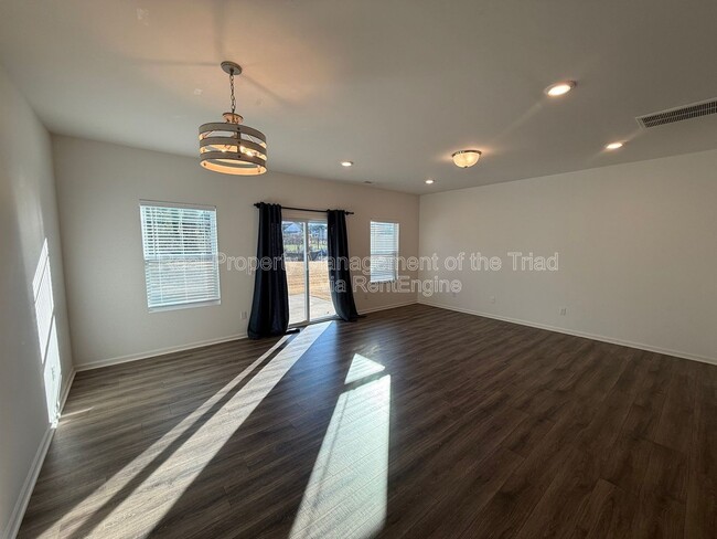 Building Photo - 206 Solacium Ln