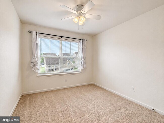 Building Photo - 4811 Hicks Dr