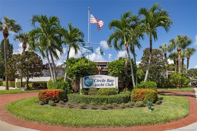 Building Photo - 1950 SW Palm City Rd