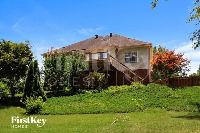 Building Photo - 115 Sunset Lake Dr