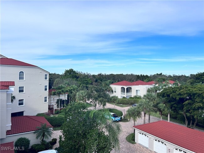 Building Photo - 1530 Clermont Dr