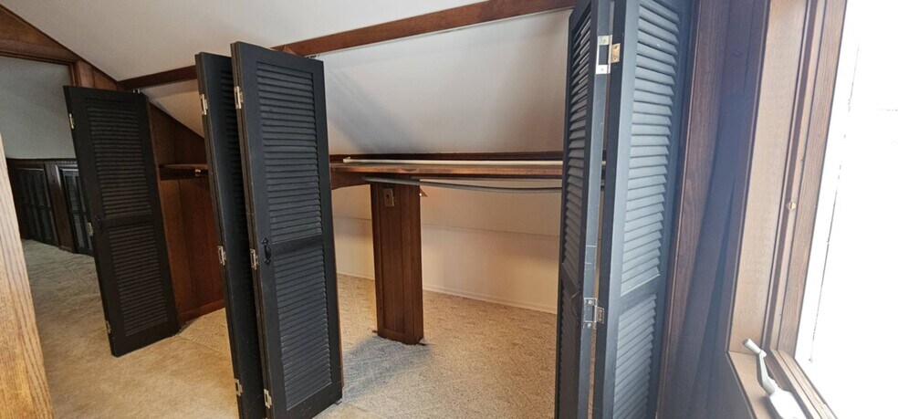 Building Photo - 7901 Elm St