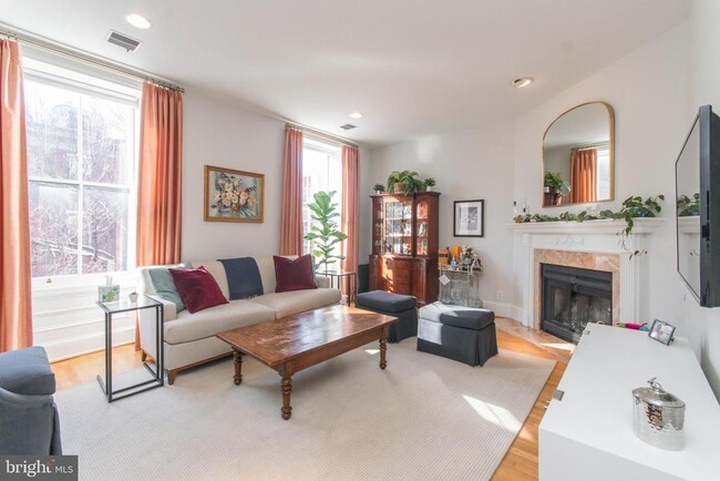 Building Photo - 1731 Wallace St