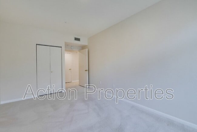 Building Photo - 550 Ortega Ave