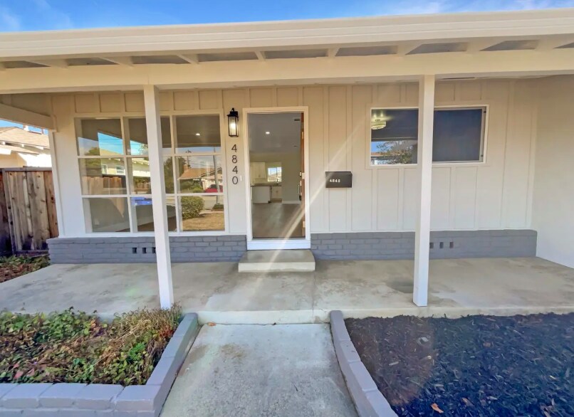 Building Photo - 4840 Piper St