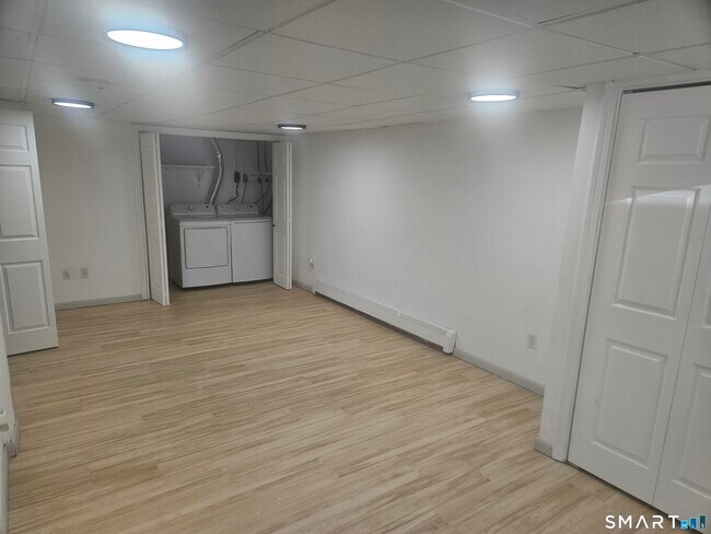 Building Photo - 63 Webb St