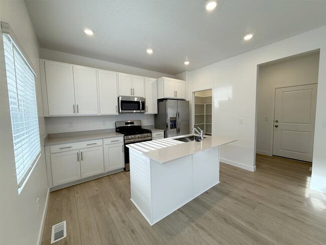 Building Photo - 1530 Bright Eyes Ln