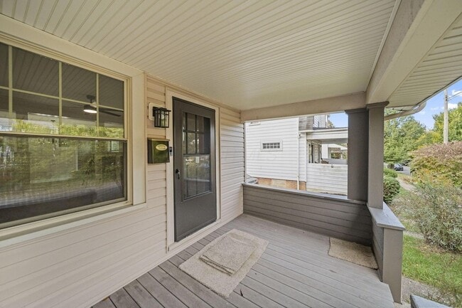 Building Photo - 263 Crestview Rd