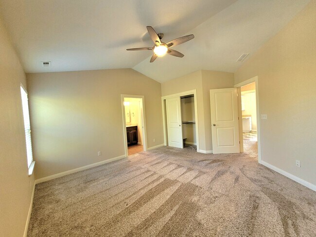 Building Photo - 608 W Laughton Dr