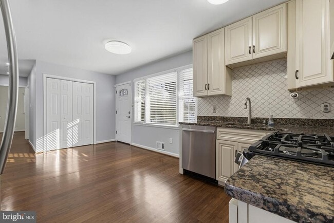 Building Photo - 5412 Nutting Dr