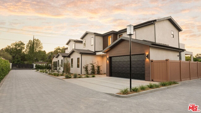 Building Photo - 5662 Winnetka Ave