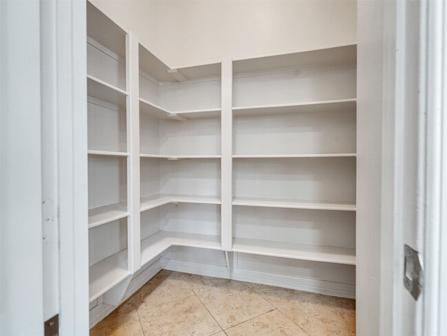 Building Photo - 28003 Iberville Glen Dr