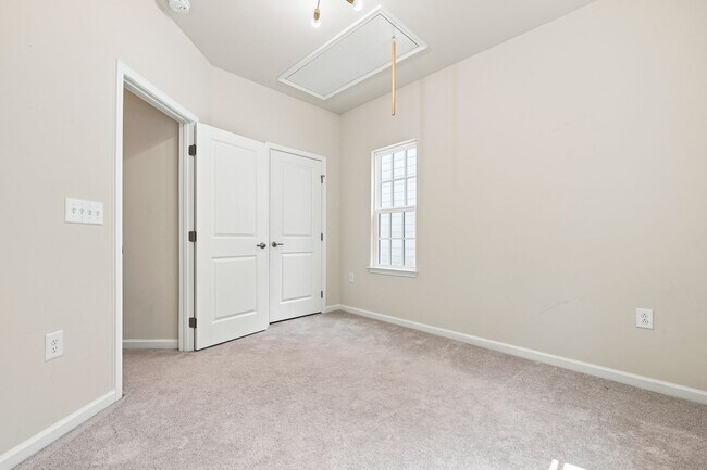 Building Photo - 121 Callowhill Ln