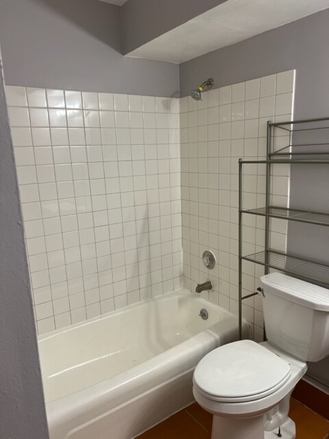 Building Photo - 850 E Old Willow Rd