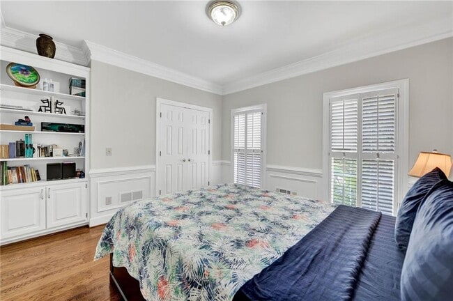 Building Photo - 2448 Kings Arms Dr
