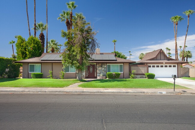 Primary Photo - 2900 E Avery Dr