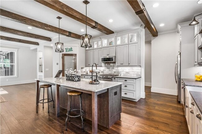 Building Photo - 6 Whisper Pl