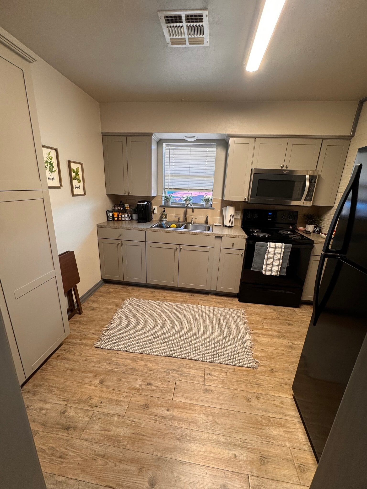 Building Photo - 1207 W Gore Blvd