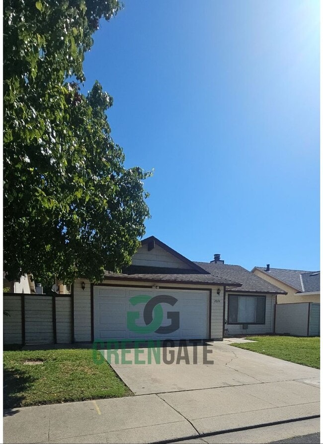 Building Photo - 3 BEDROOM 2 BATH HOME MOVE IN READY IN North MODESTO!