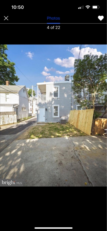 Building Photo - 310 N Locust St