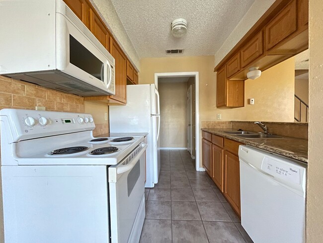 Building Photo - 1102 Covey Ln