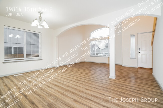 Building Photo - 19814 15th Avenue E