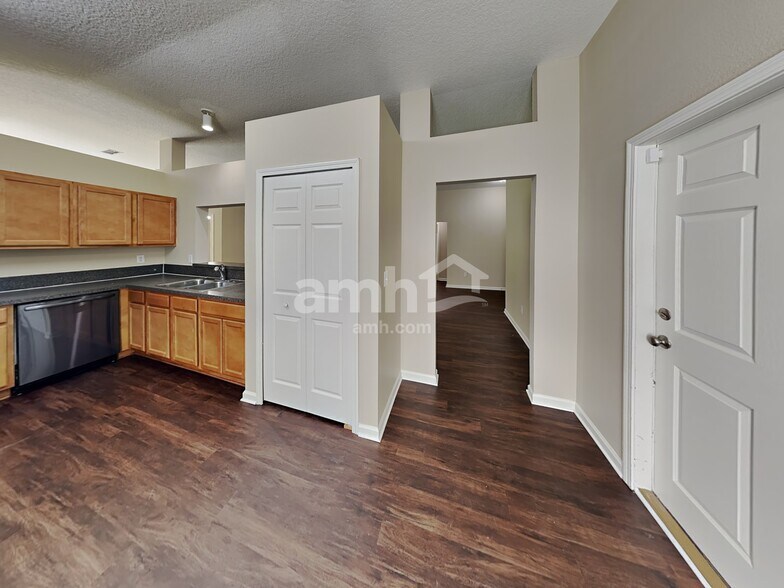 Building Photo - 64 Old Hickory Forest Rd